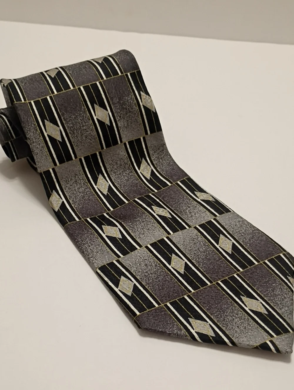 Trissardi Paris Milan New York Geometric Gray & Black Tie 55